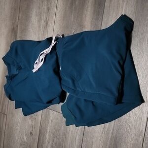 Figs Rafaela/HW Zamora Set In Caribbean Blue